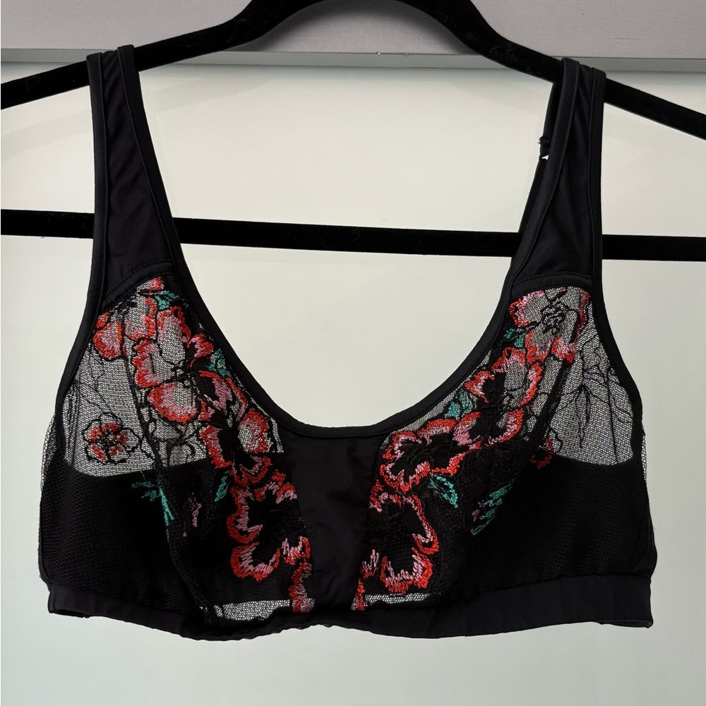 Giambattisya Vali Black Lace Bralette with Red Floral Embroidery US S (34 B/C)